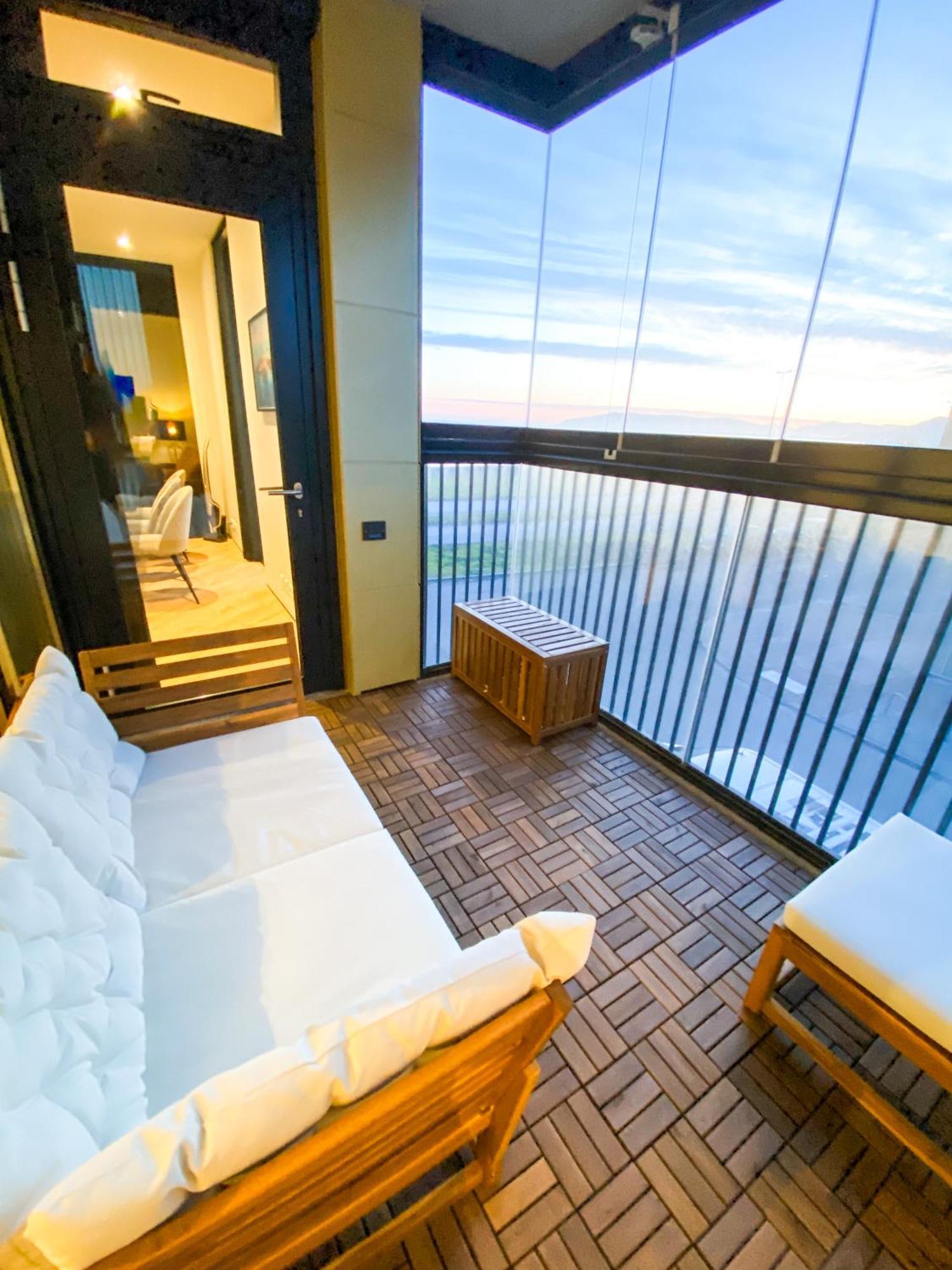 Apartment Luxury With Balcony Reykjavík