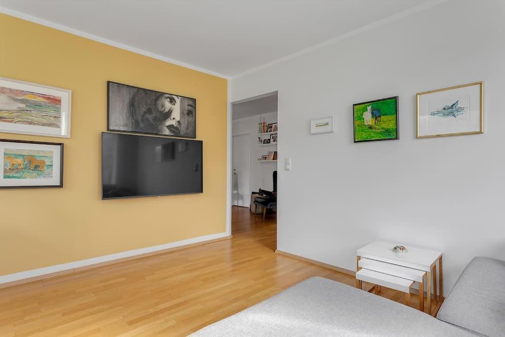 Apartment Good Location And Lovely In