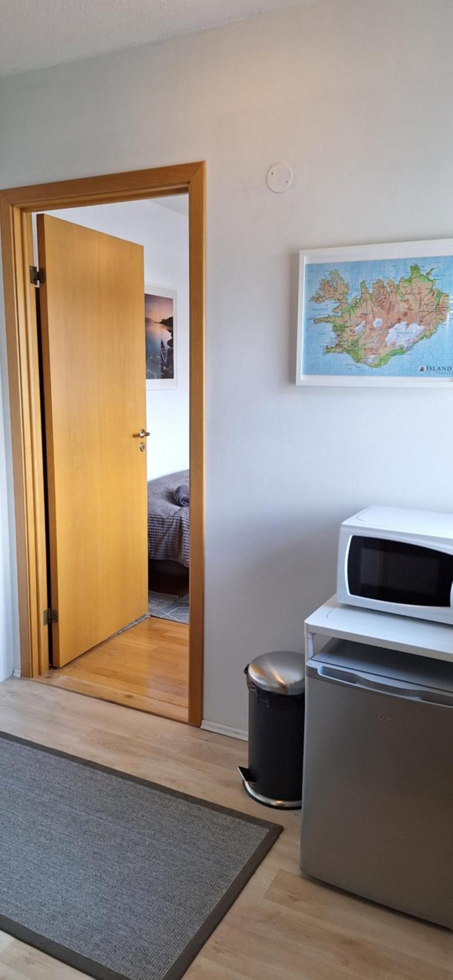 Private Room, Close To A Swimming Pool Homestay *
