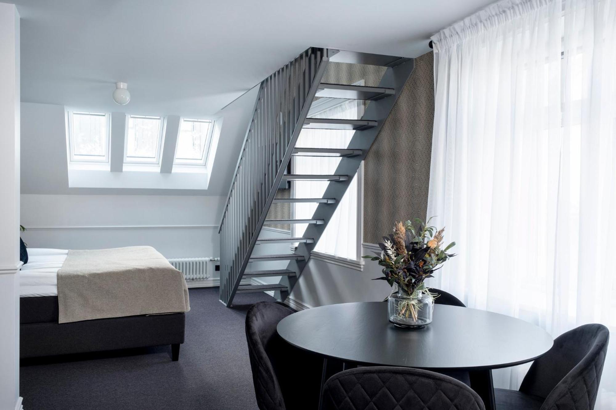 Saga Hotel
