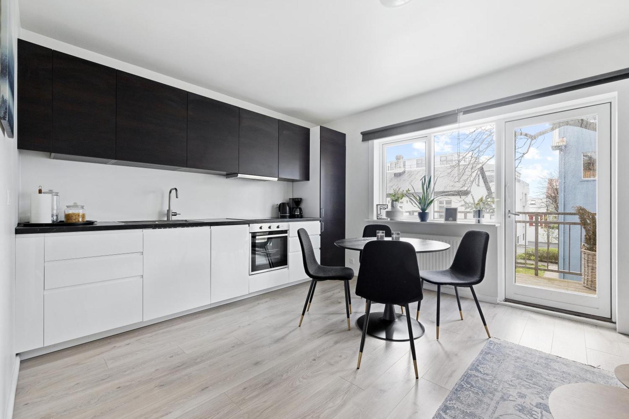 Cozy And Apartment *