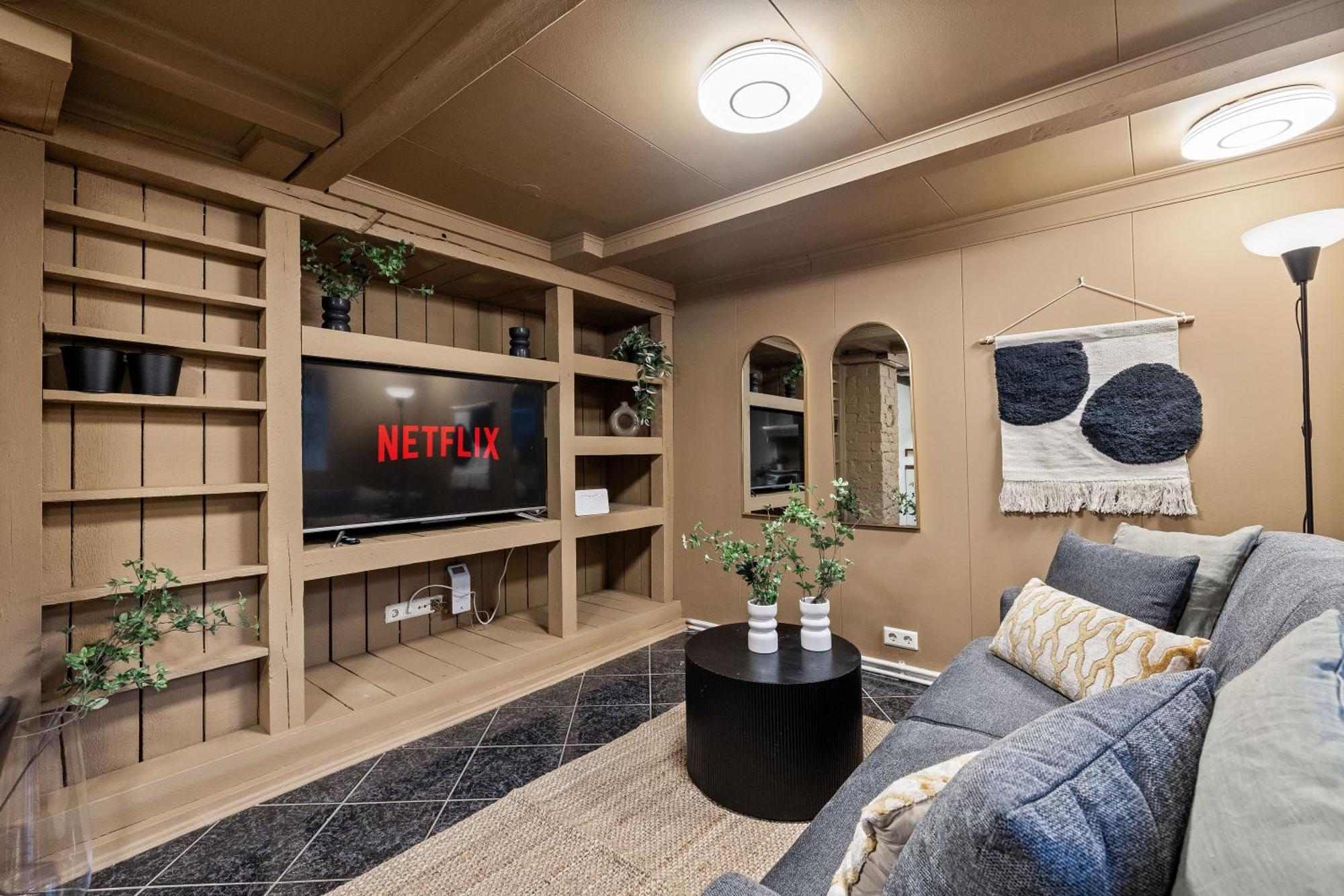 The Center Of Downtown Apartment