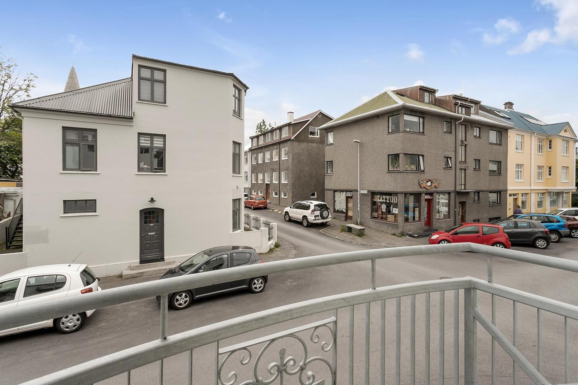 Baldur Apartment *