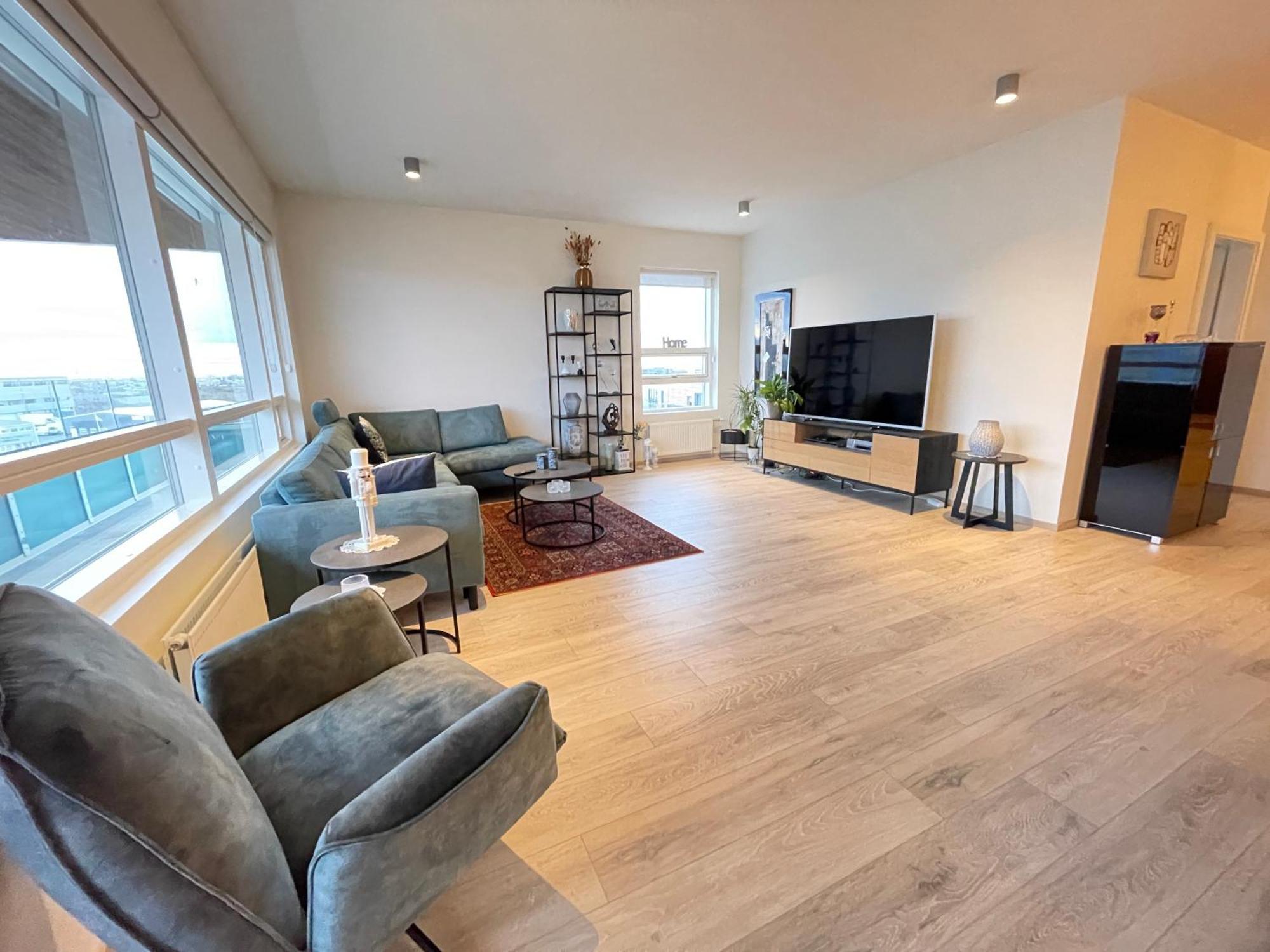 Modern And Spacious 3 Bedroom In Kopavogur Reiquiavique