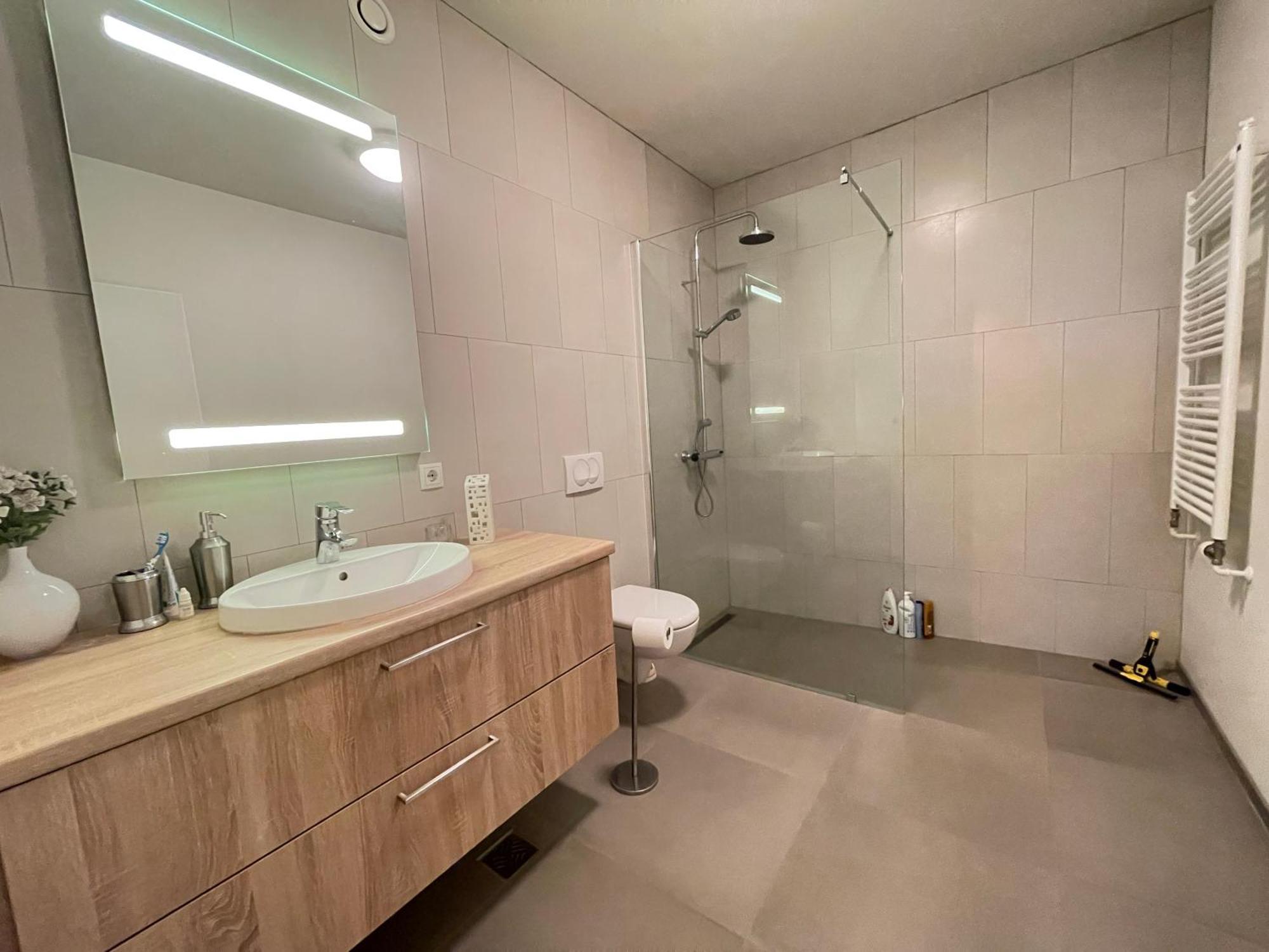 Modern And Spacious 3 Bedroom In Kopavogur Apartamento