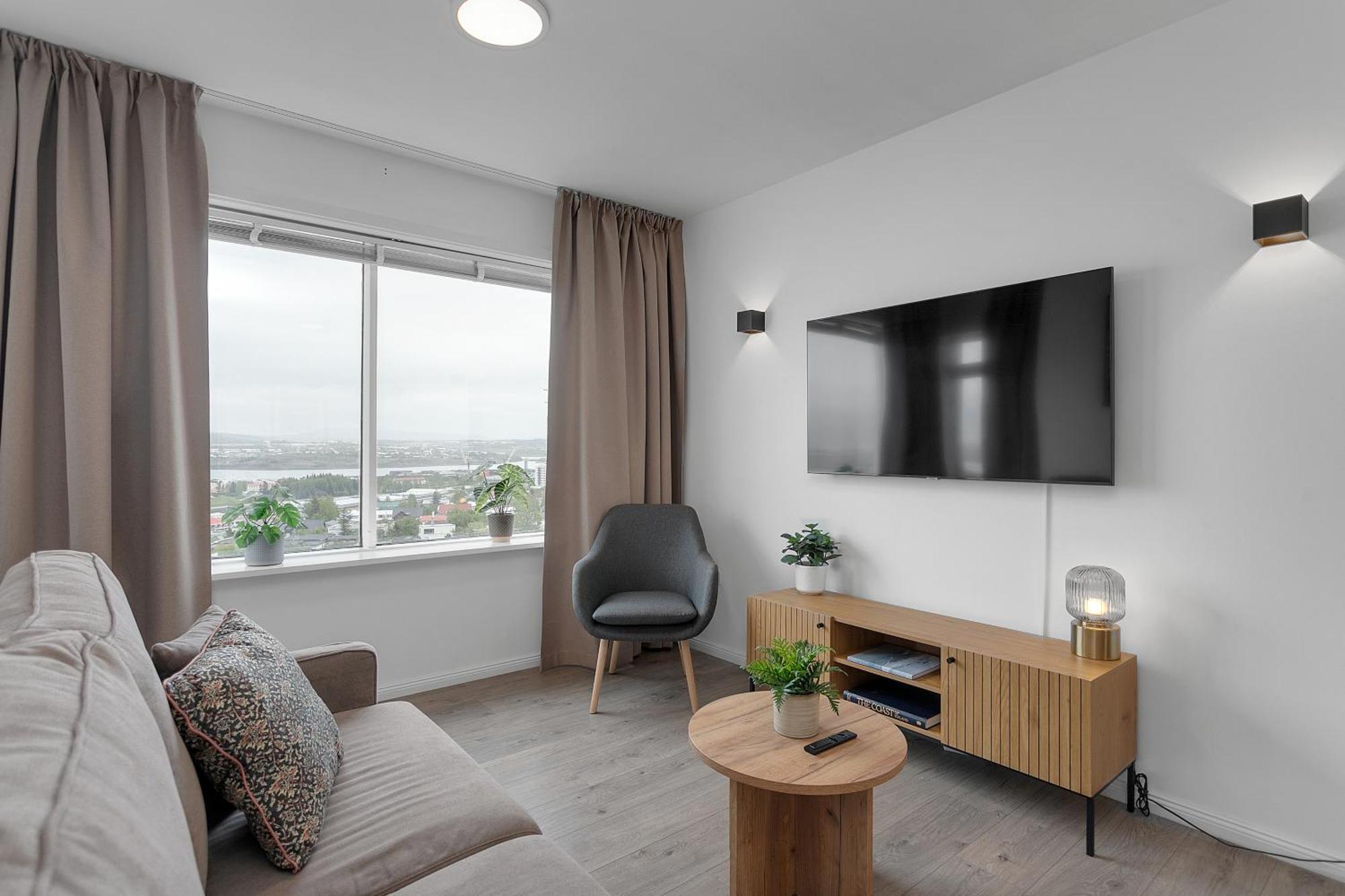 Lovely 1 Bedroom - Perfect Panorama View *
