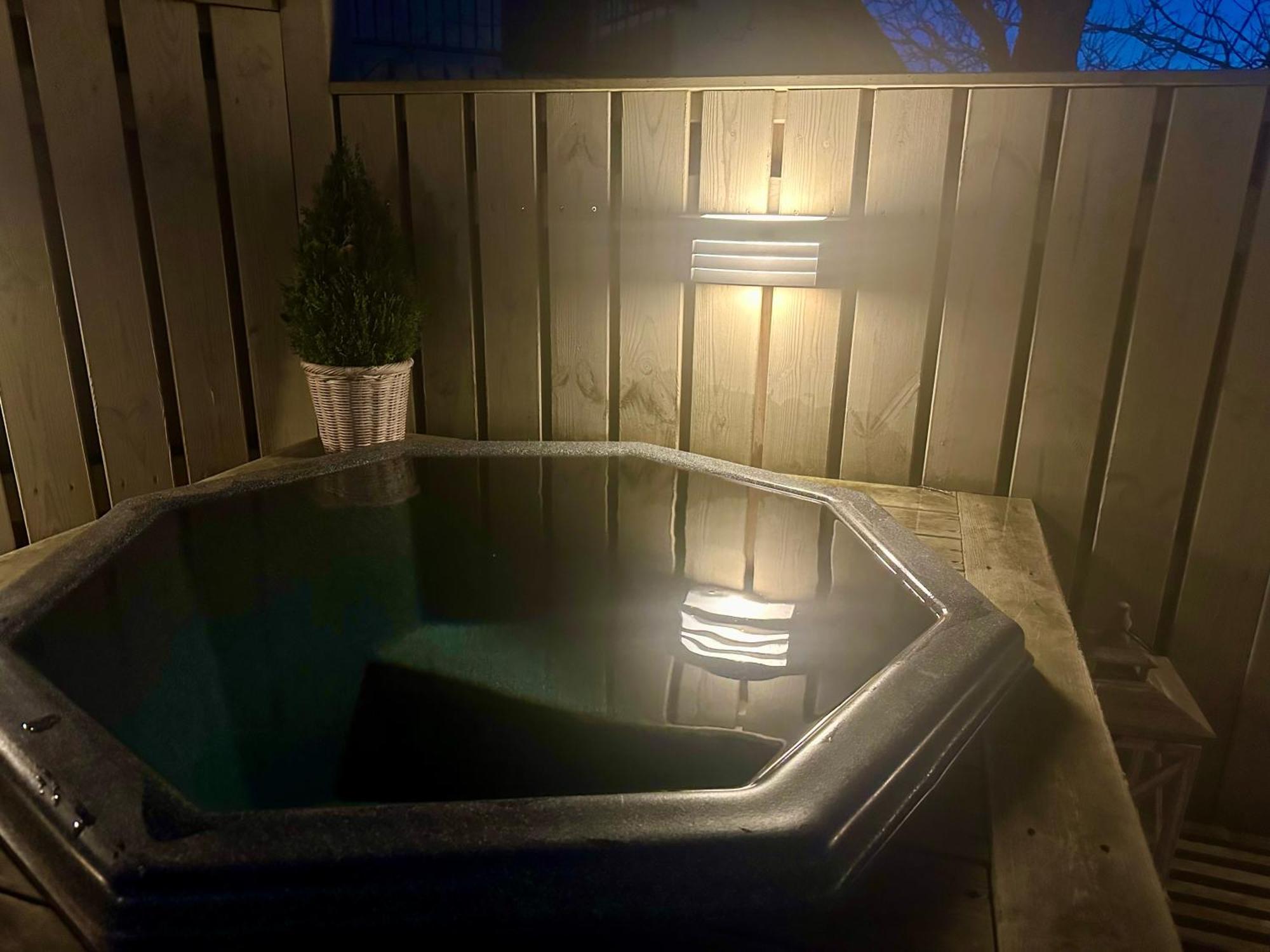 Villa Luxurious House With Hot & Cold Tub
