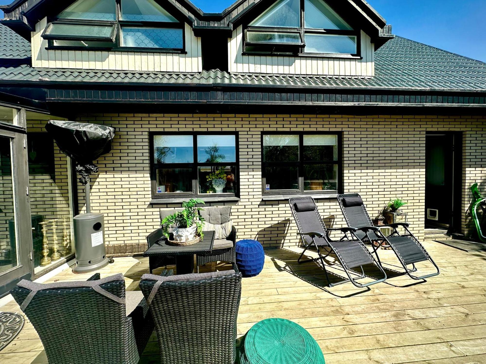 Luxurious House With Hot & Cold Tub Reykjavík