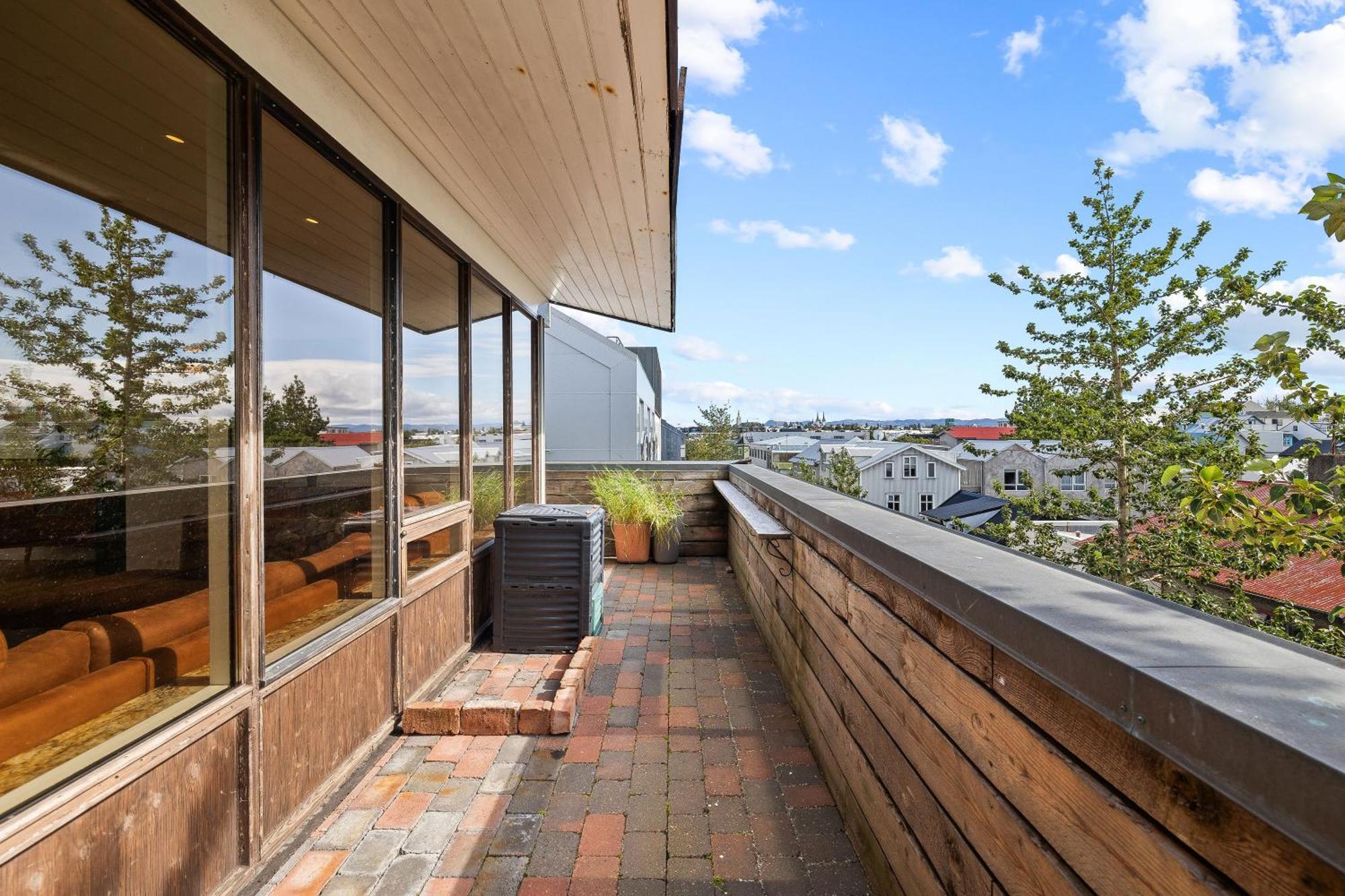 Dead Centre Penthouse Apartment