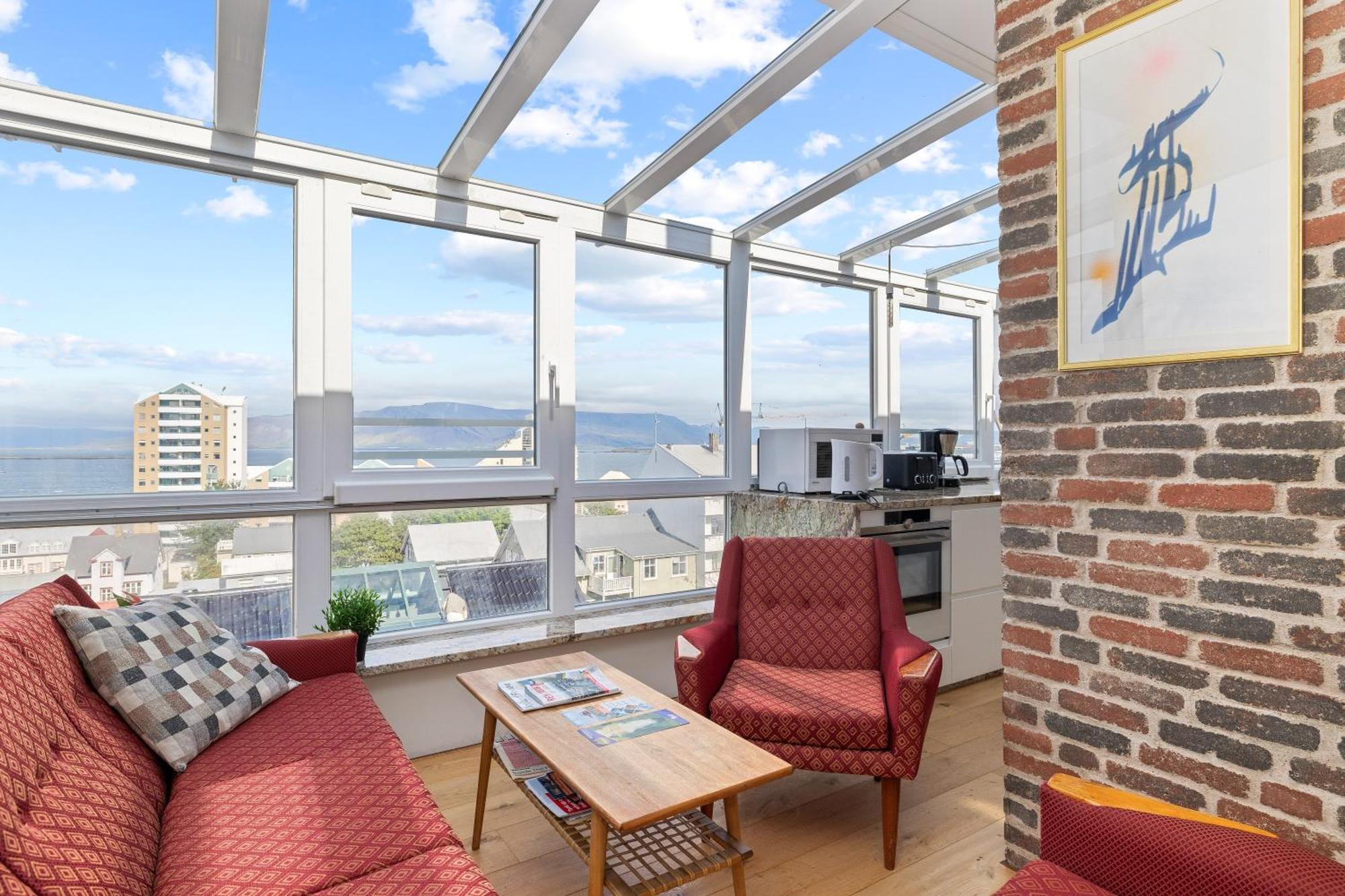Dead Centre Penthouse *