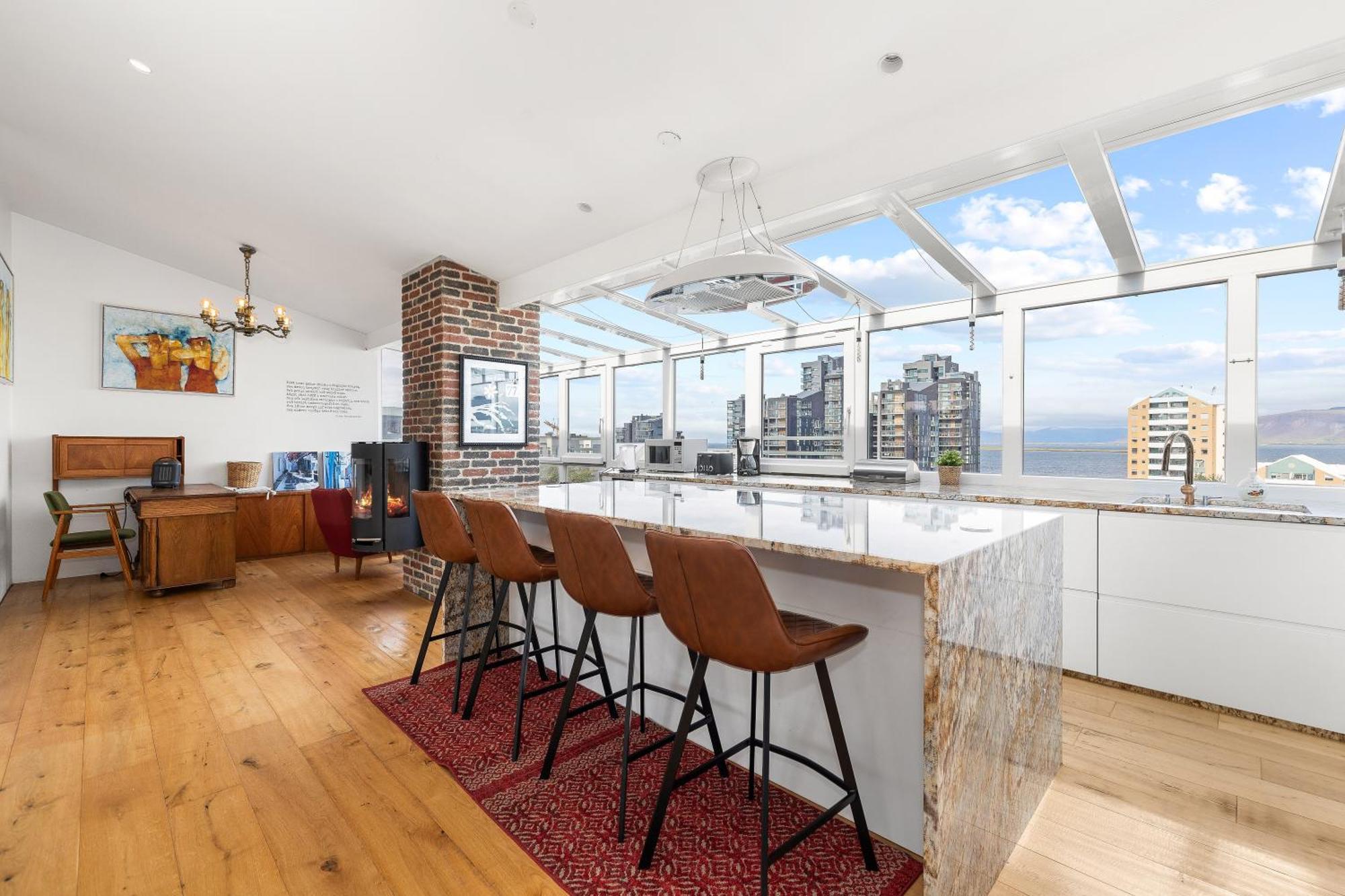 Dead Centre Penthouse Apartment