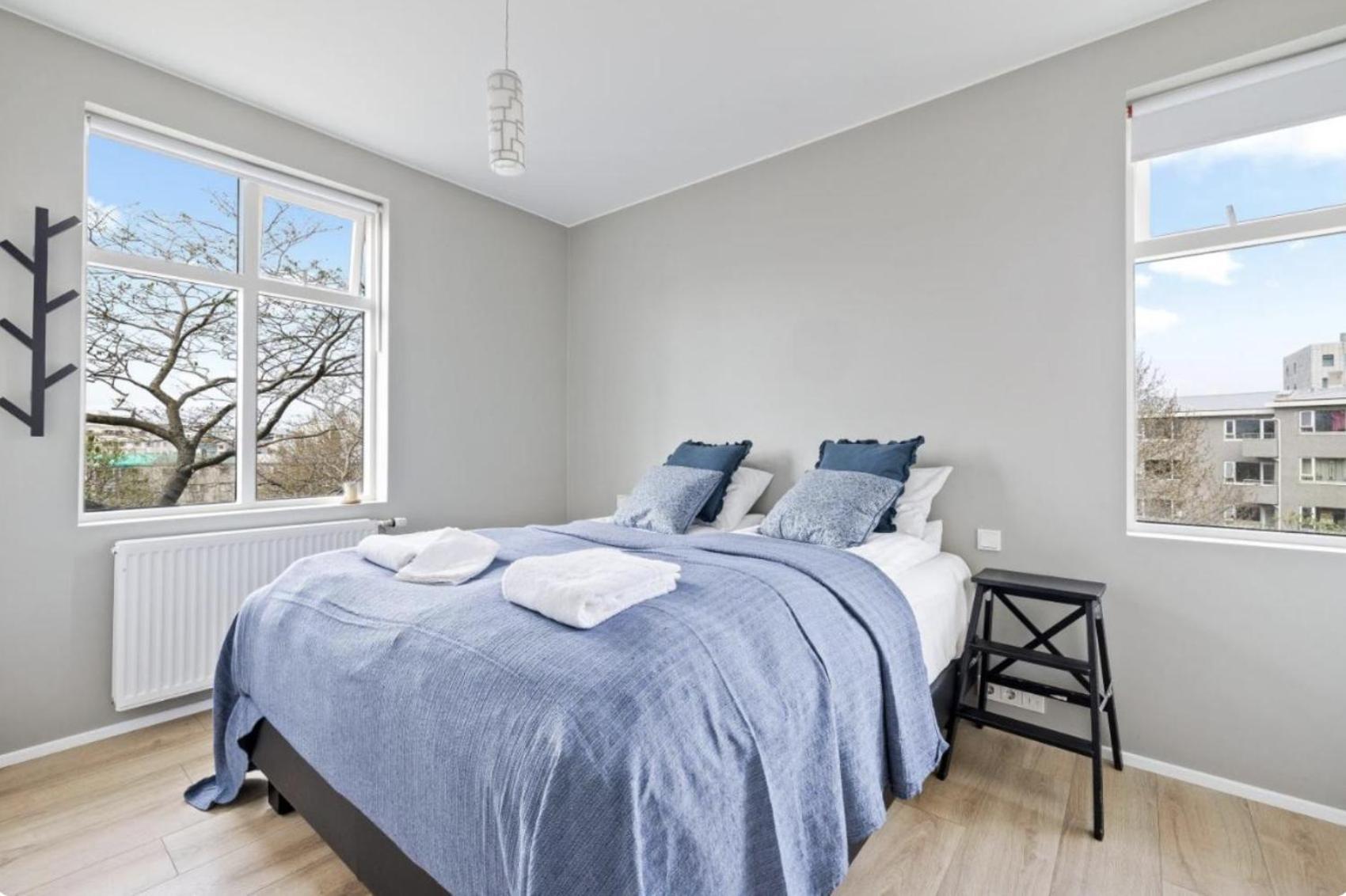 Cheerful Down Town Apartment *