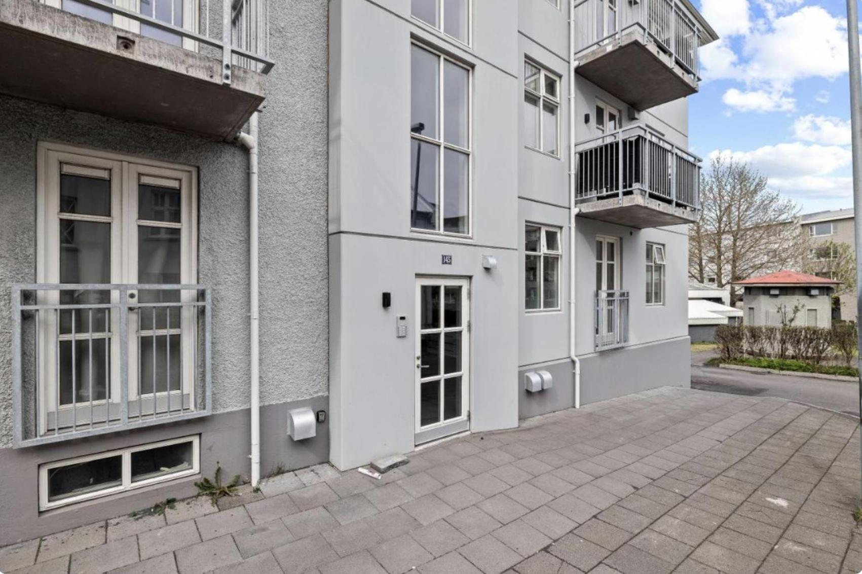 Cheerful Down Town Apartment *