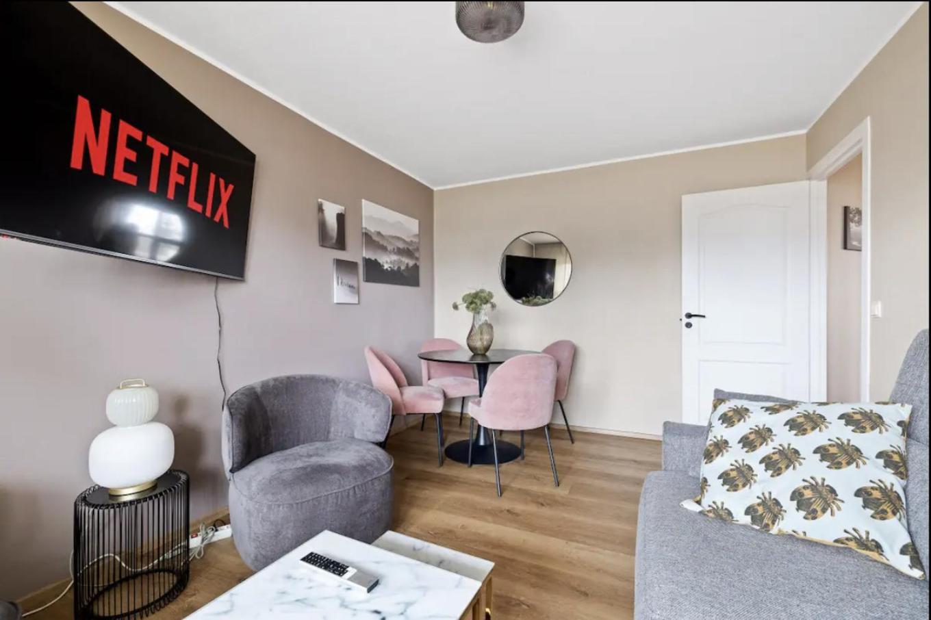 Inviting 2br Haven In The Heart Of The Suburbs * Reykjavík