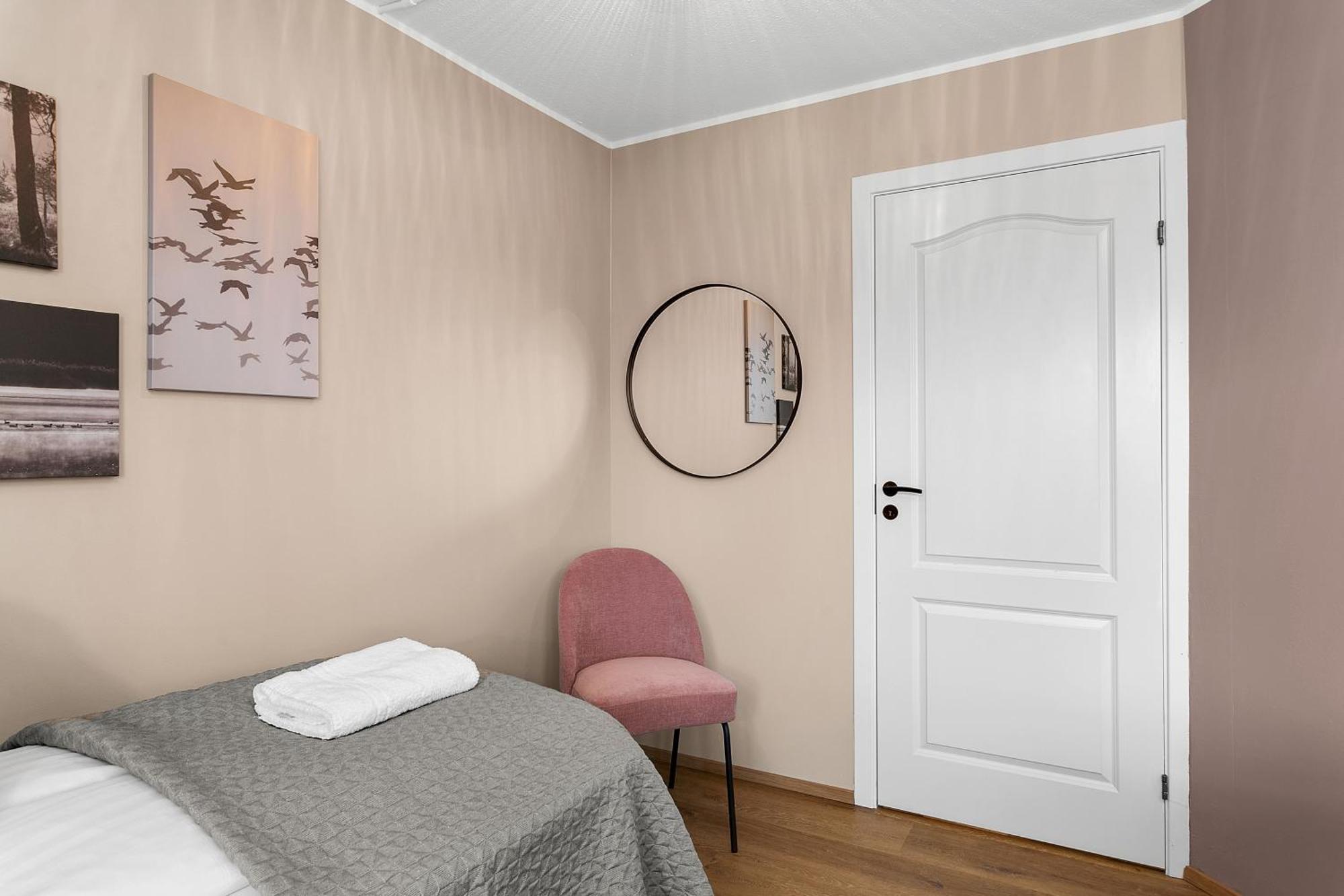 Inviting 2br Haven In The Heart Of The Suburbs Reykjavík