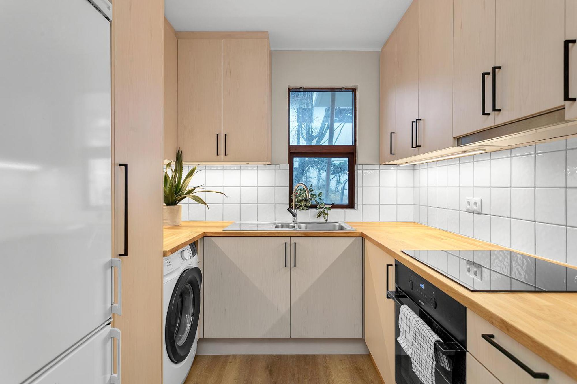 Inviting 2br Haven In The Heart Of The Suburbs * Reykjavík