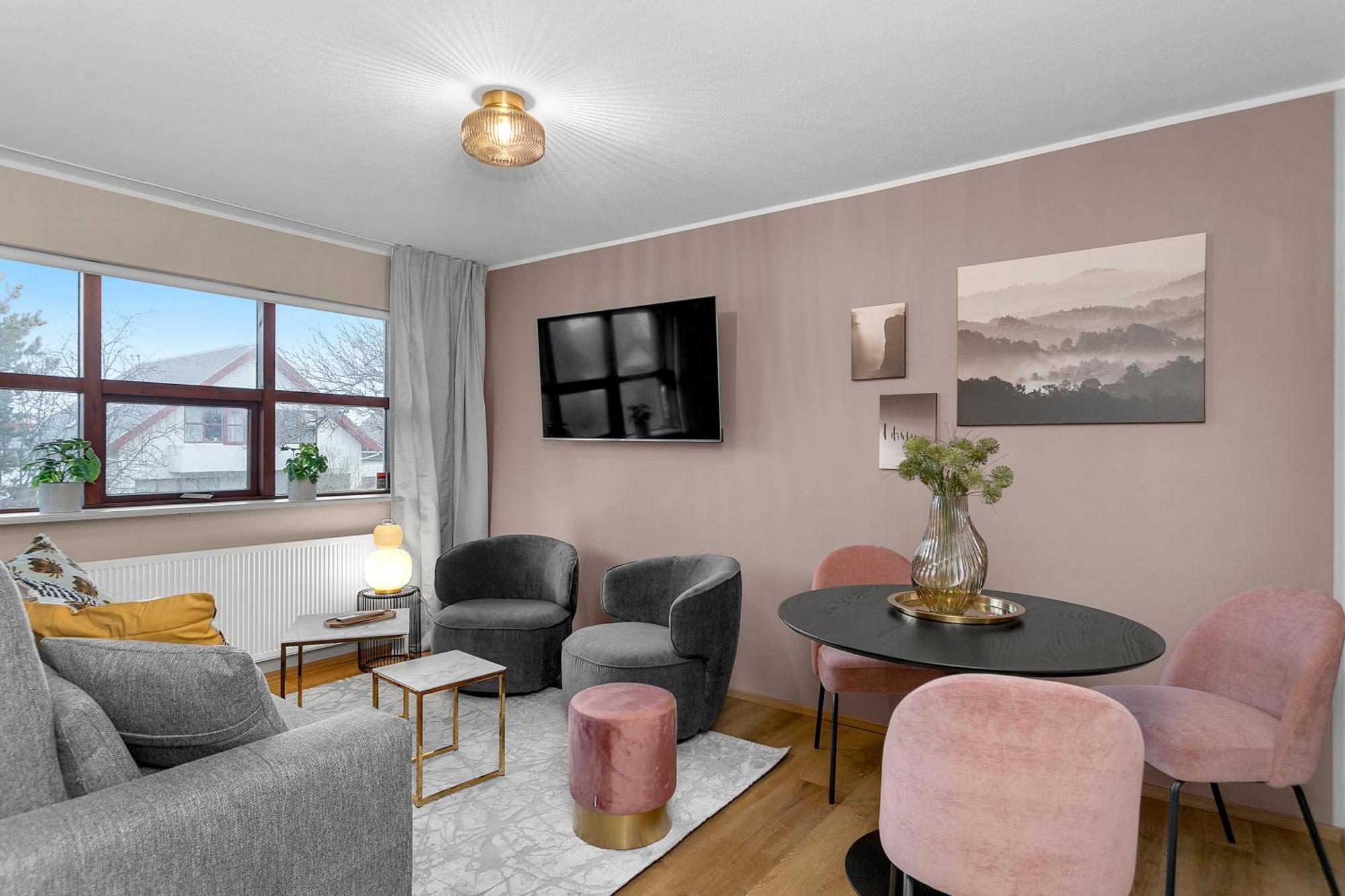 Apartment Inviting 2br Haven In The Heart Of The Suburbs *