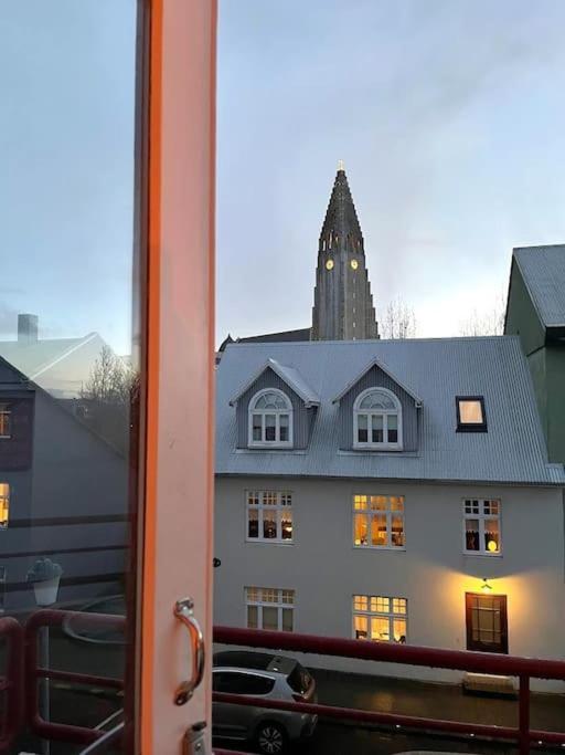 Penthouse In Rvk With Unique View Apartment Reykjavík