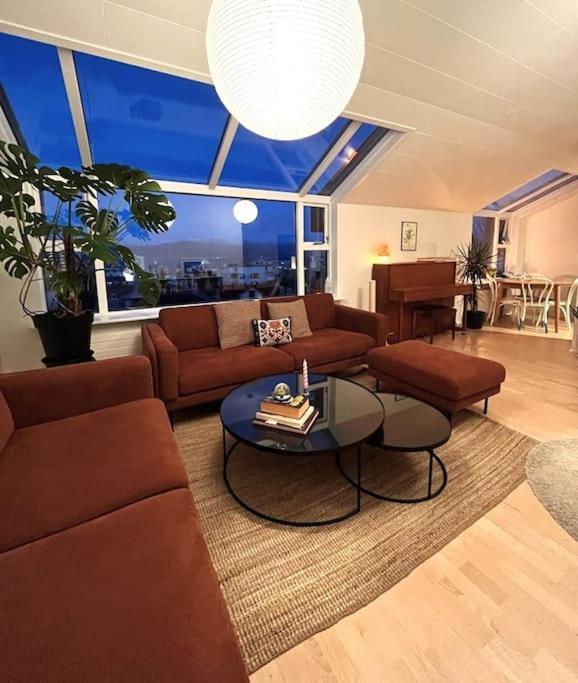 Penthouse In Rvk With Unique View * Reykjavík
