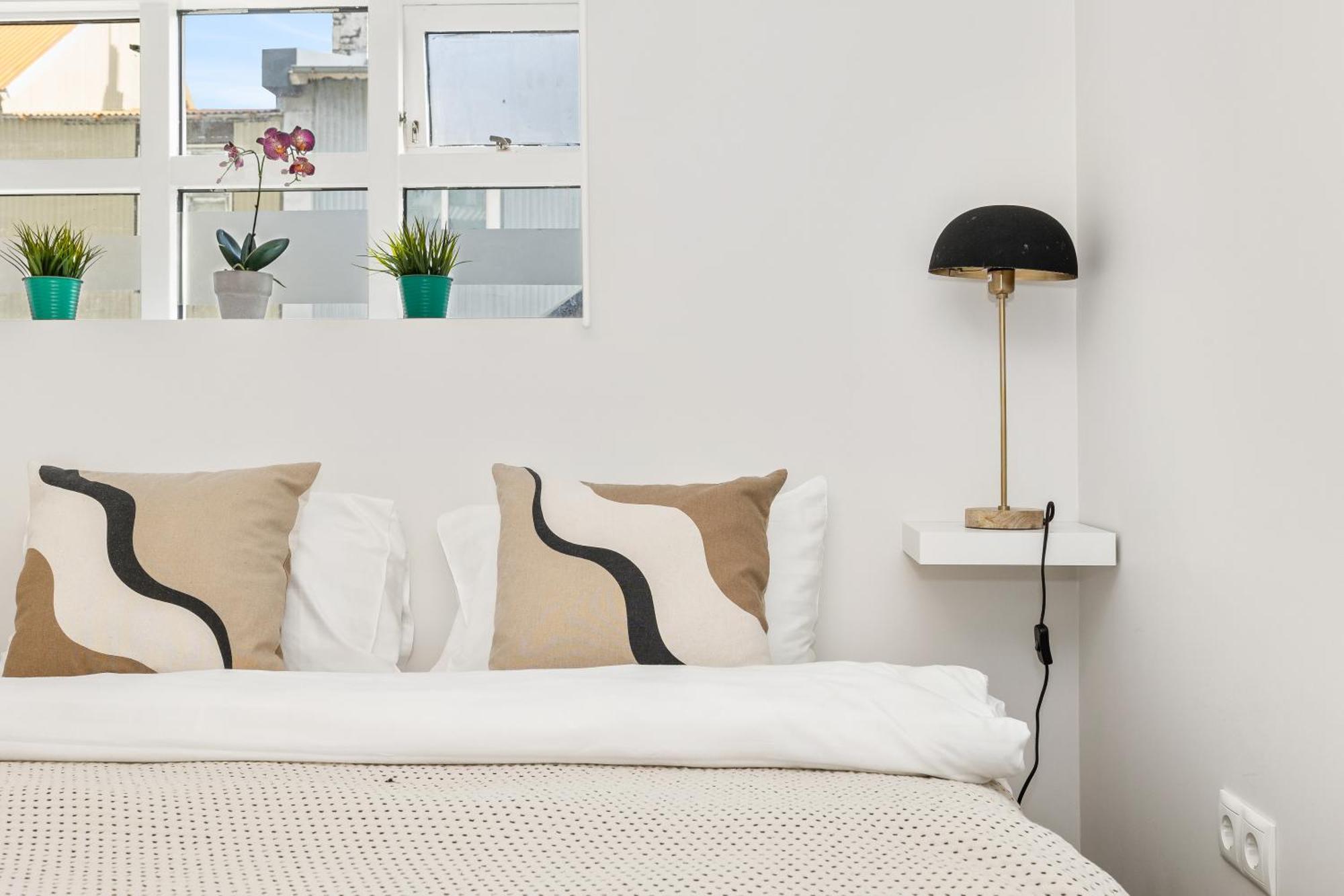 Apartment Bright Chic Getaway In The Heart Of The Reykjavík