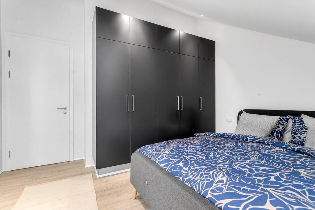 Apartment Luxury Penthous - 3 Bedroom - 2 Bath - Freeparking - Downtown