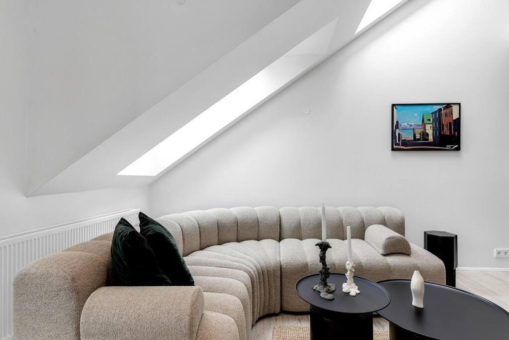 Luxury Penthous - 3 Bedroom - 2 Bath - Freeparking - Downtown Apartment *