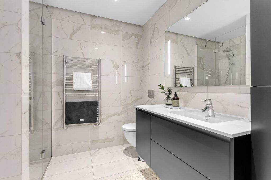 Apartment Luxury Penthous - 3 Bedroom - 2 Bath - Freeparking - Downtown *