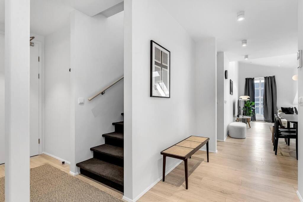 Luxury Penthous - 3 Bedroom - 2 Bath - Freeparking - Downtown Apartment *
