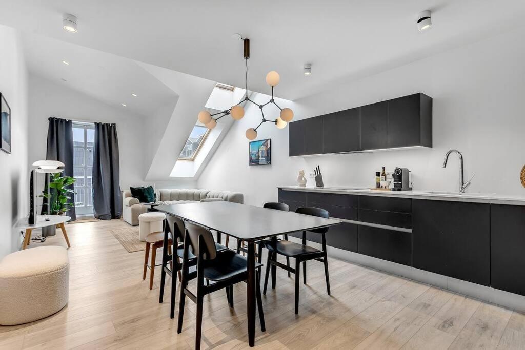 Luxury Penthous - 3 Bedroom - 2 Bath - Freeparking - Downtown