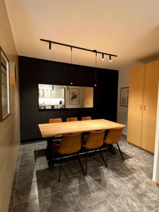 4-room Spacious W Patio *