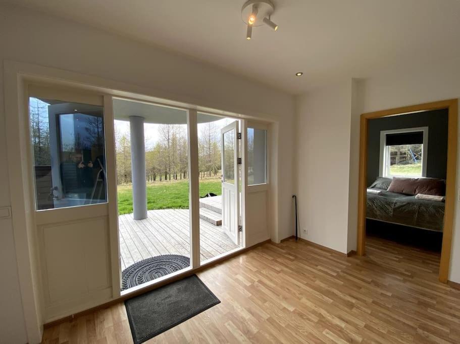 Apartment 4-room Spacious W Patio *