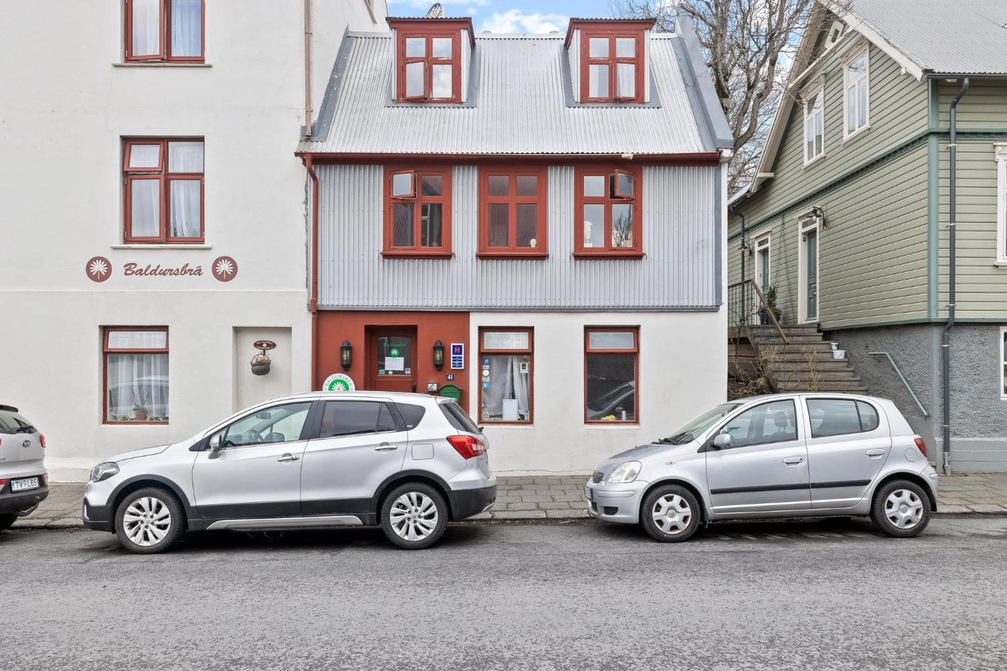Downtown Baldursbra * Reykjavik