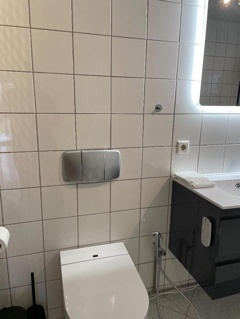 Apartment 4-room Spacious W Patio Reykjavik