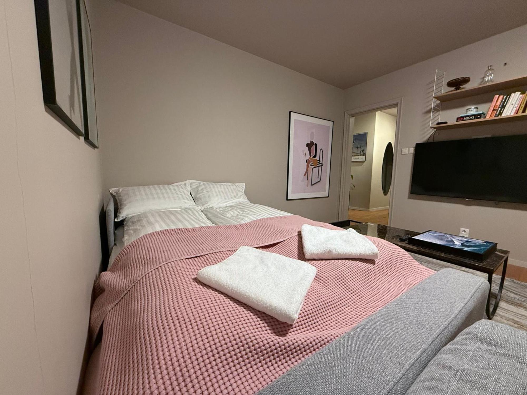 Cozy , Sleeps 4, 10 Min To Downtown, Family-friendly Reykjavík