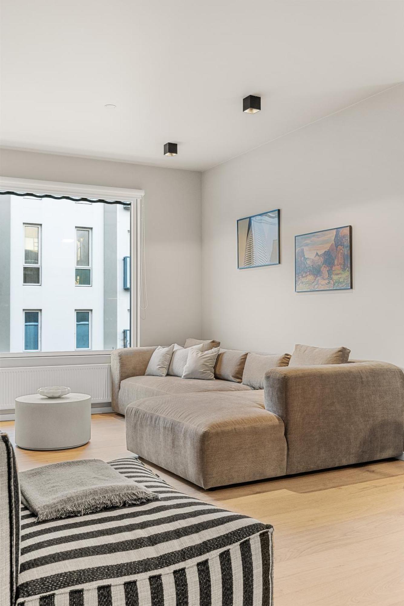 Lux 2br & 2ba With Free Parking Center