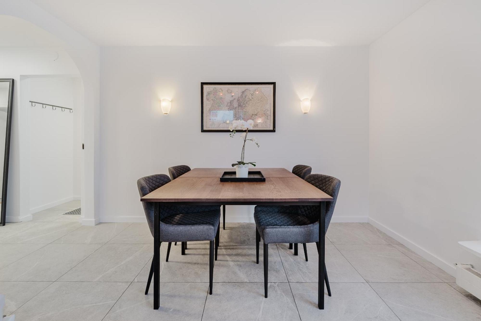 Lovely & Spacious Apartment *