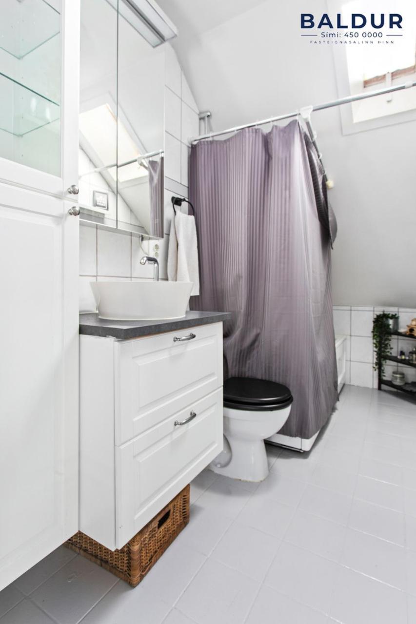 Cozy In The Heart Of Reykjavik! Apartment