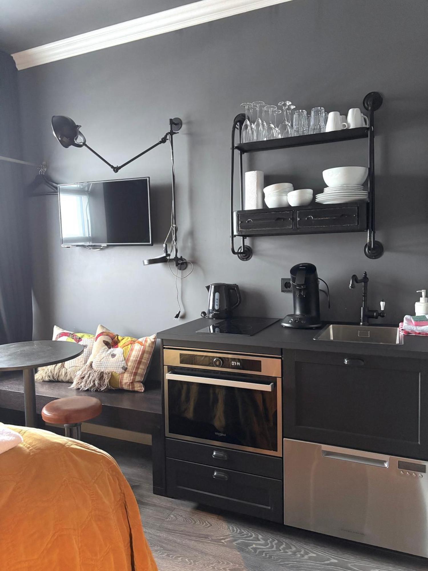 R13 - A Townhouse 2*