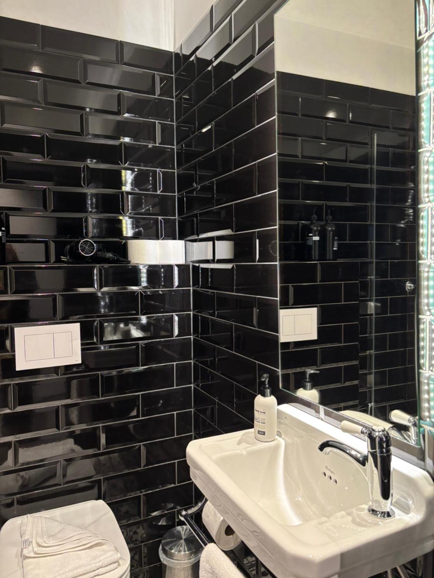 R13 - A Townhouse Hotel 2*