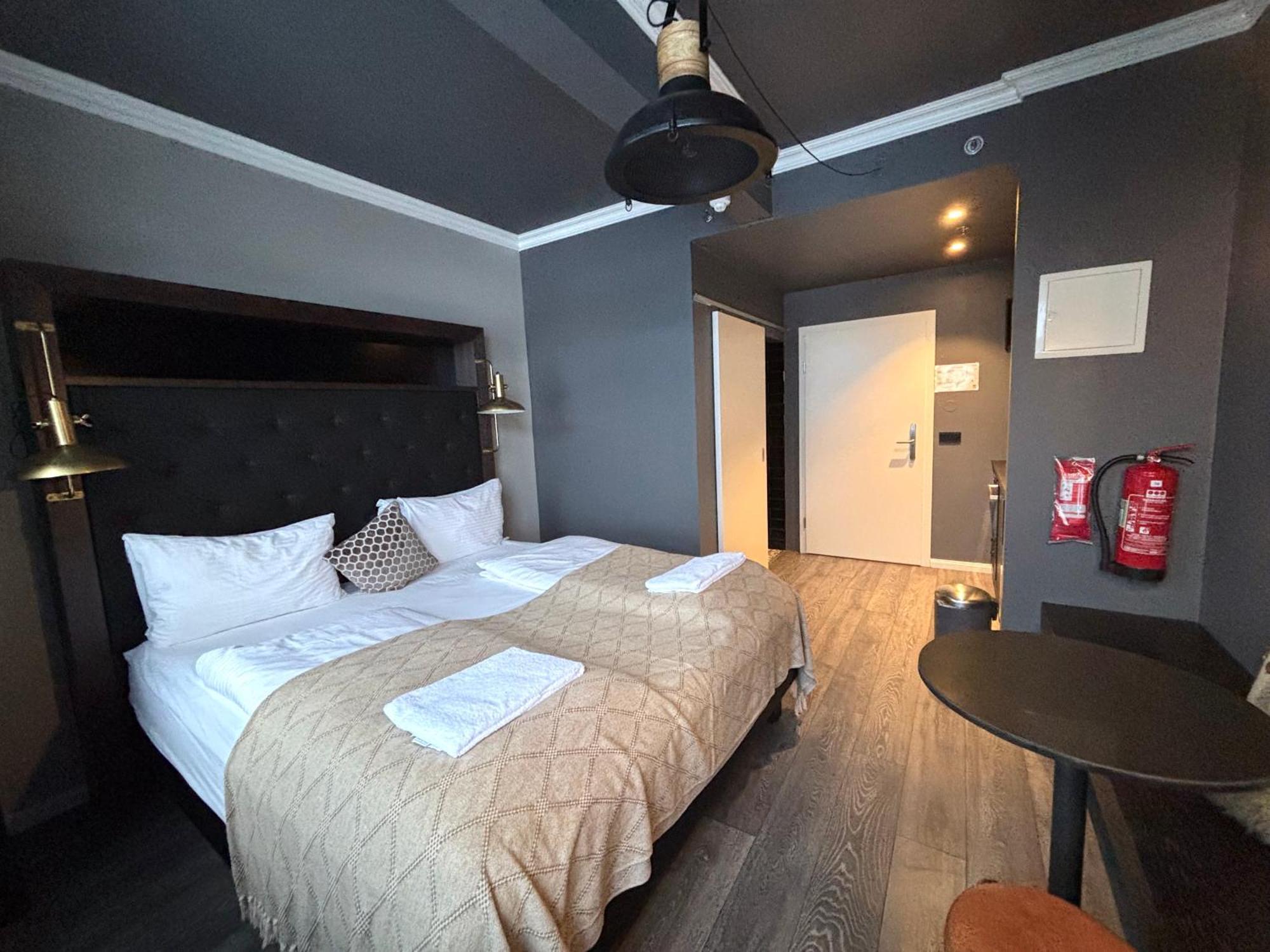 R13 - A Townhouse Hotel 2*