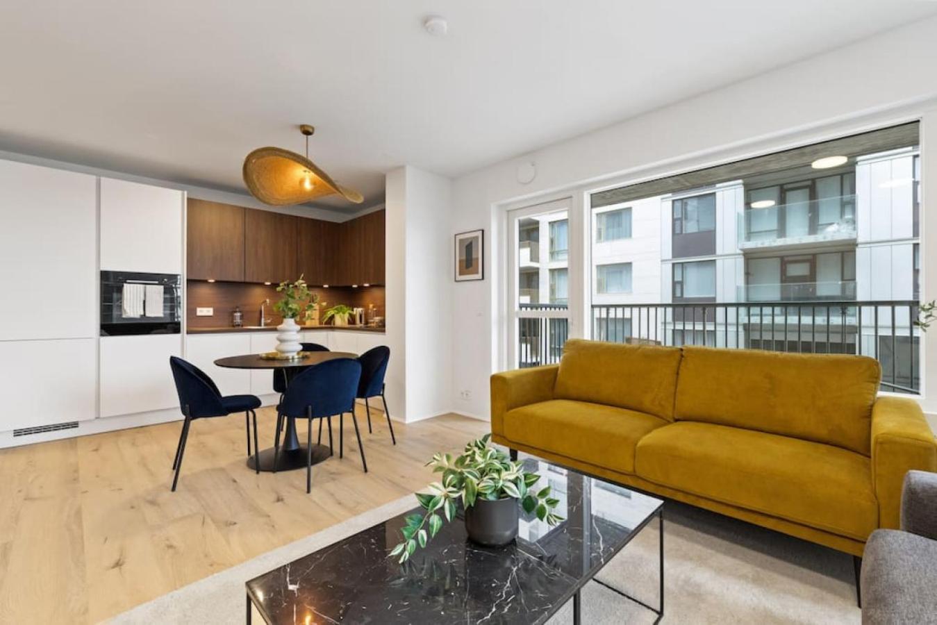 New Near Smaralind Mall With Private Parking Reykjavik
