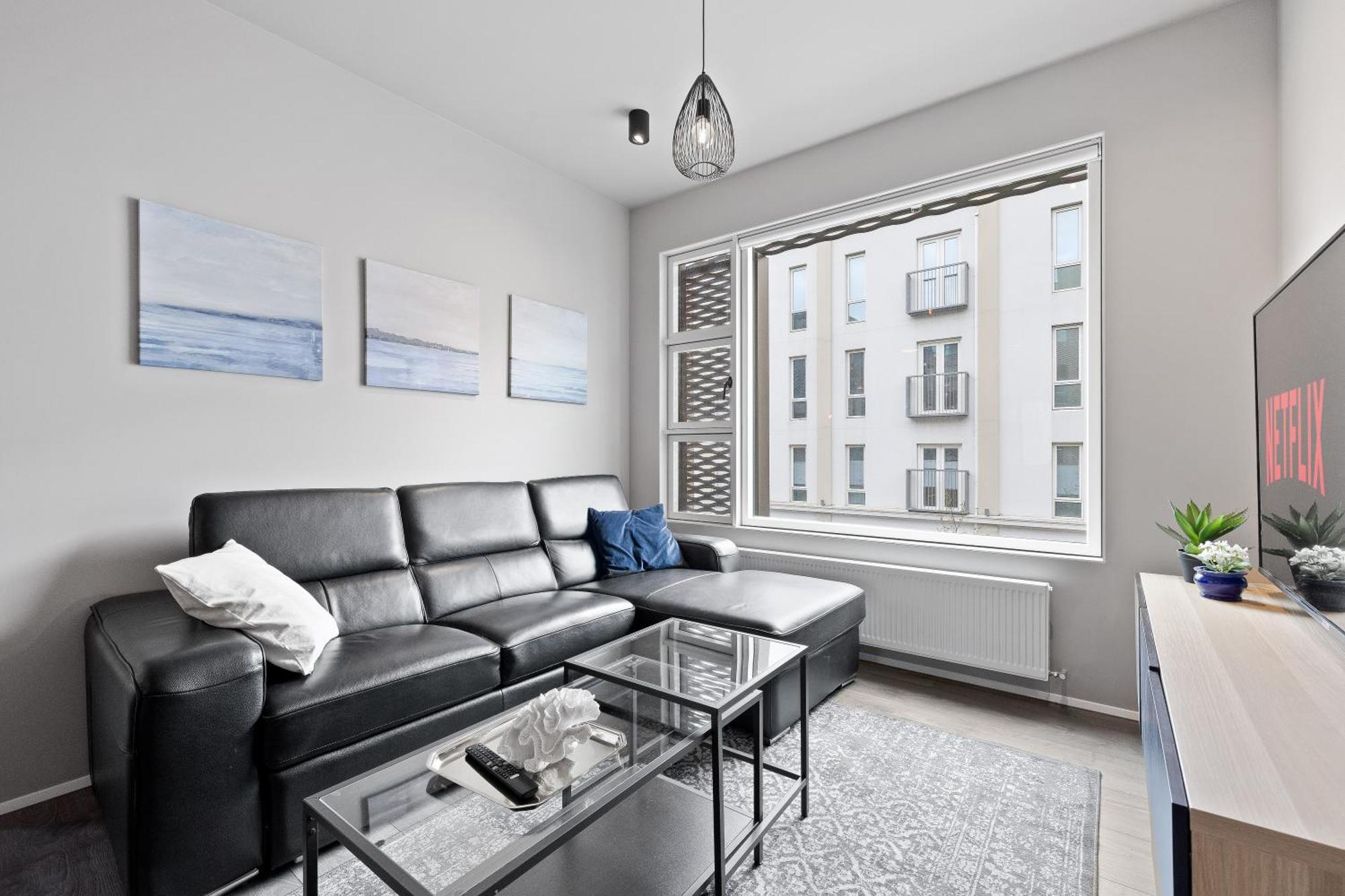 Vibrant Hafnatorg I Spacious With Expansive Garage *