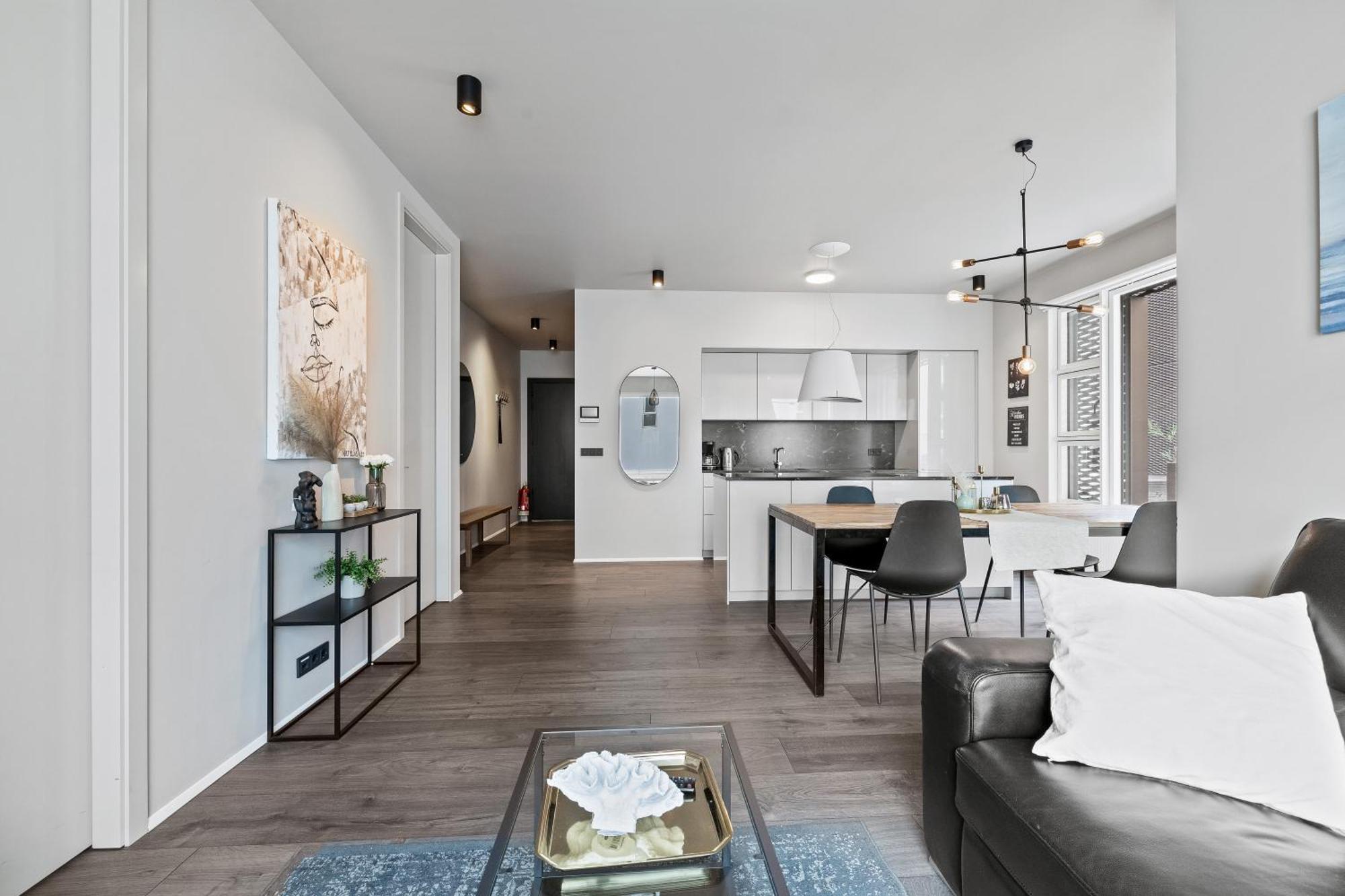 Vibrant Hafnatorg I Spacious With Expansive Garage *