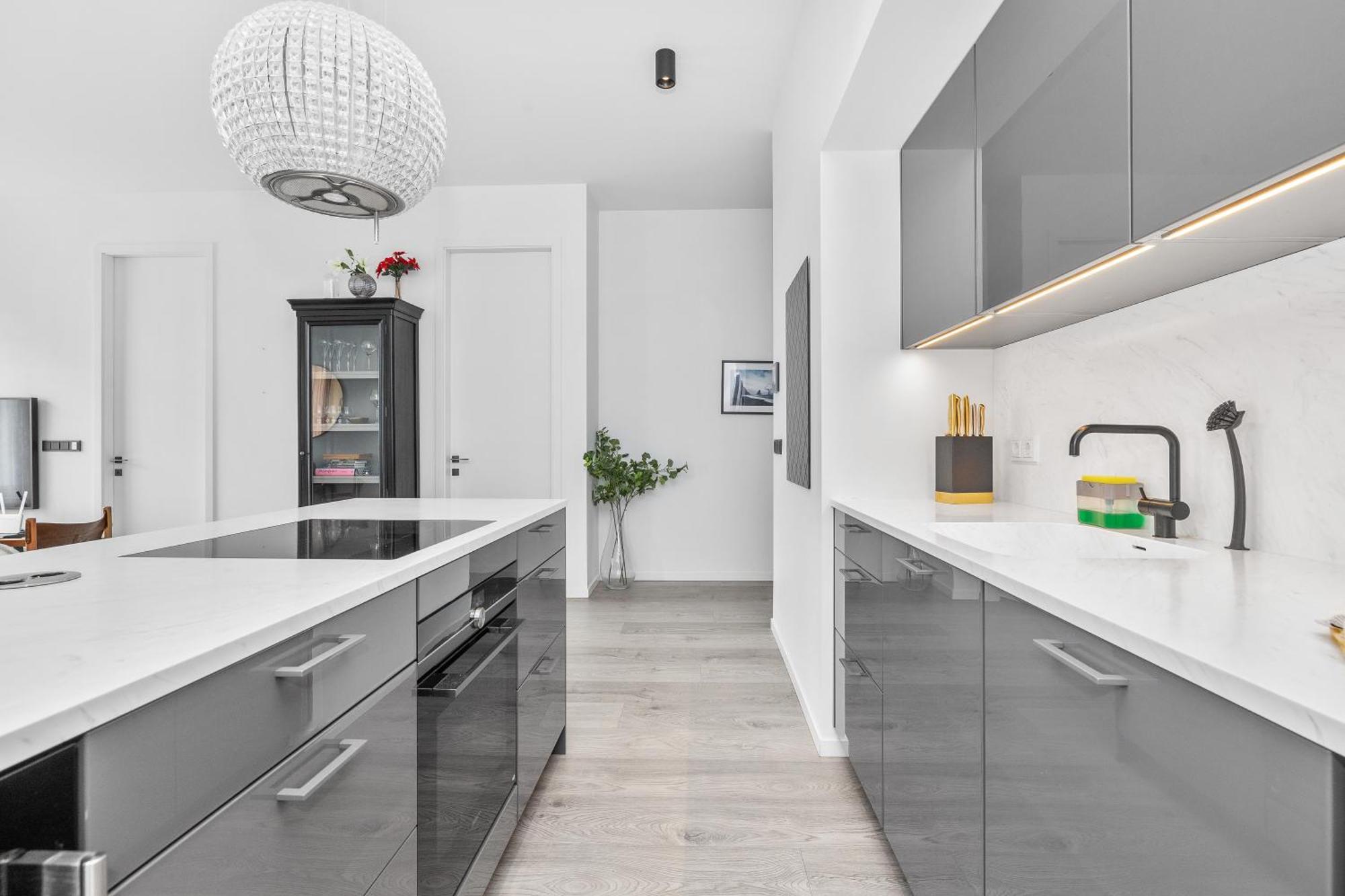 Vibrant Hafnatorg I Spacious With Expansive Garage Apartment Reykjavik