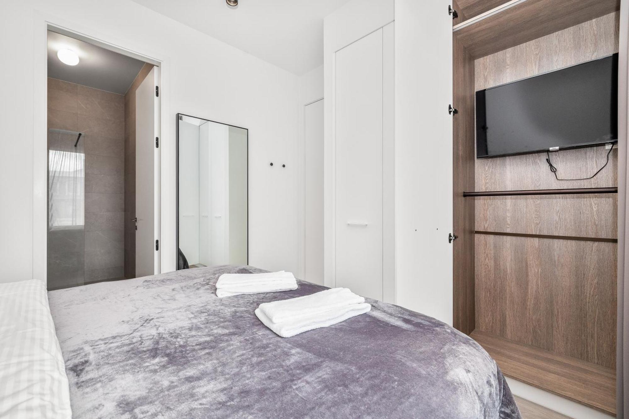 Vibrant Hafnatorg I Spacious With Expansive Garage * Reykjavik