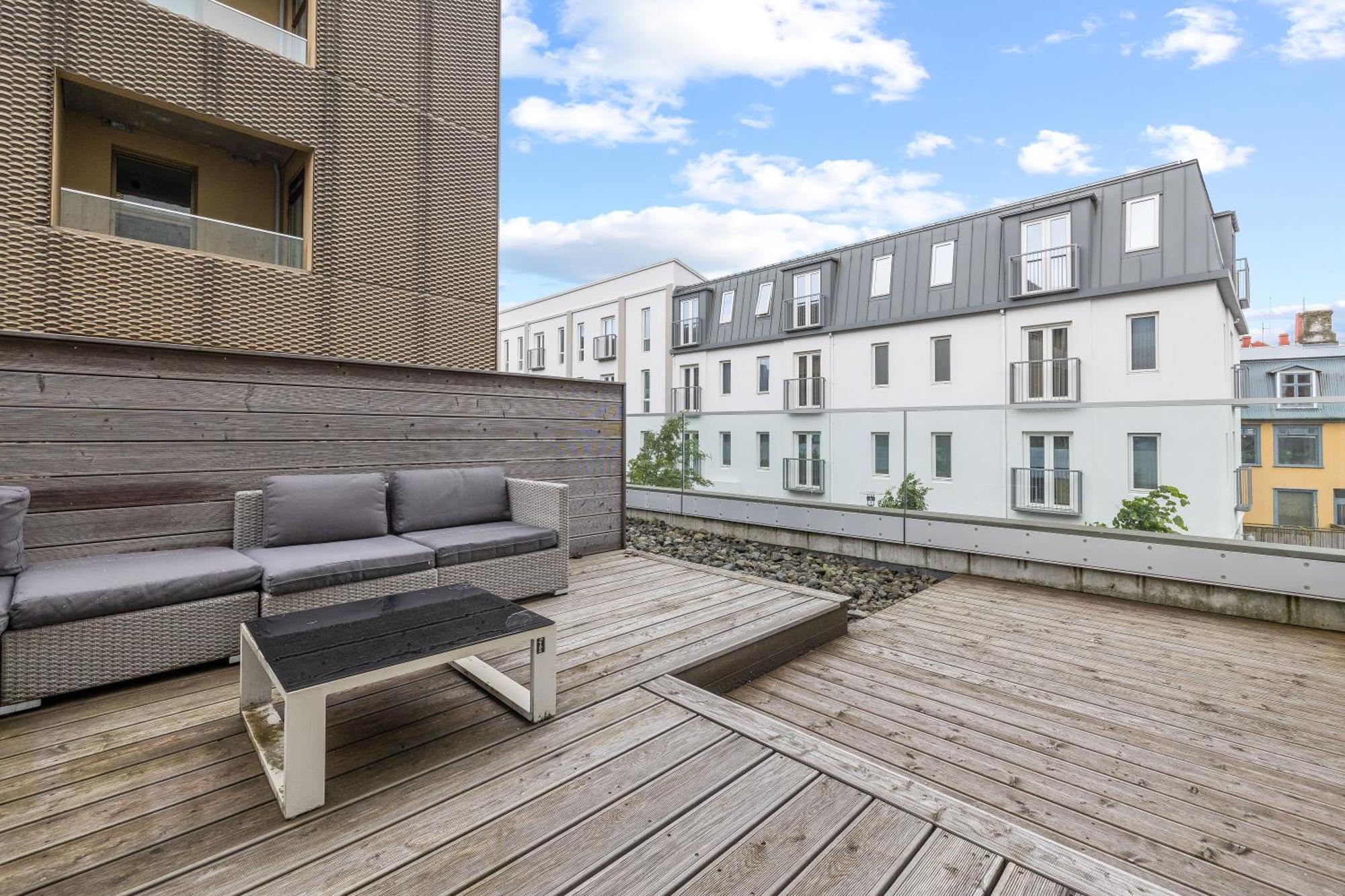 Apartment Vibrant Hafnatorg I Spacious With Expansive Garage