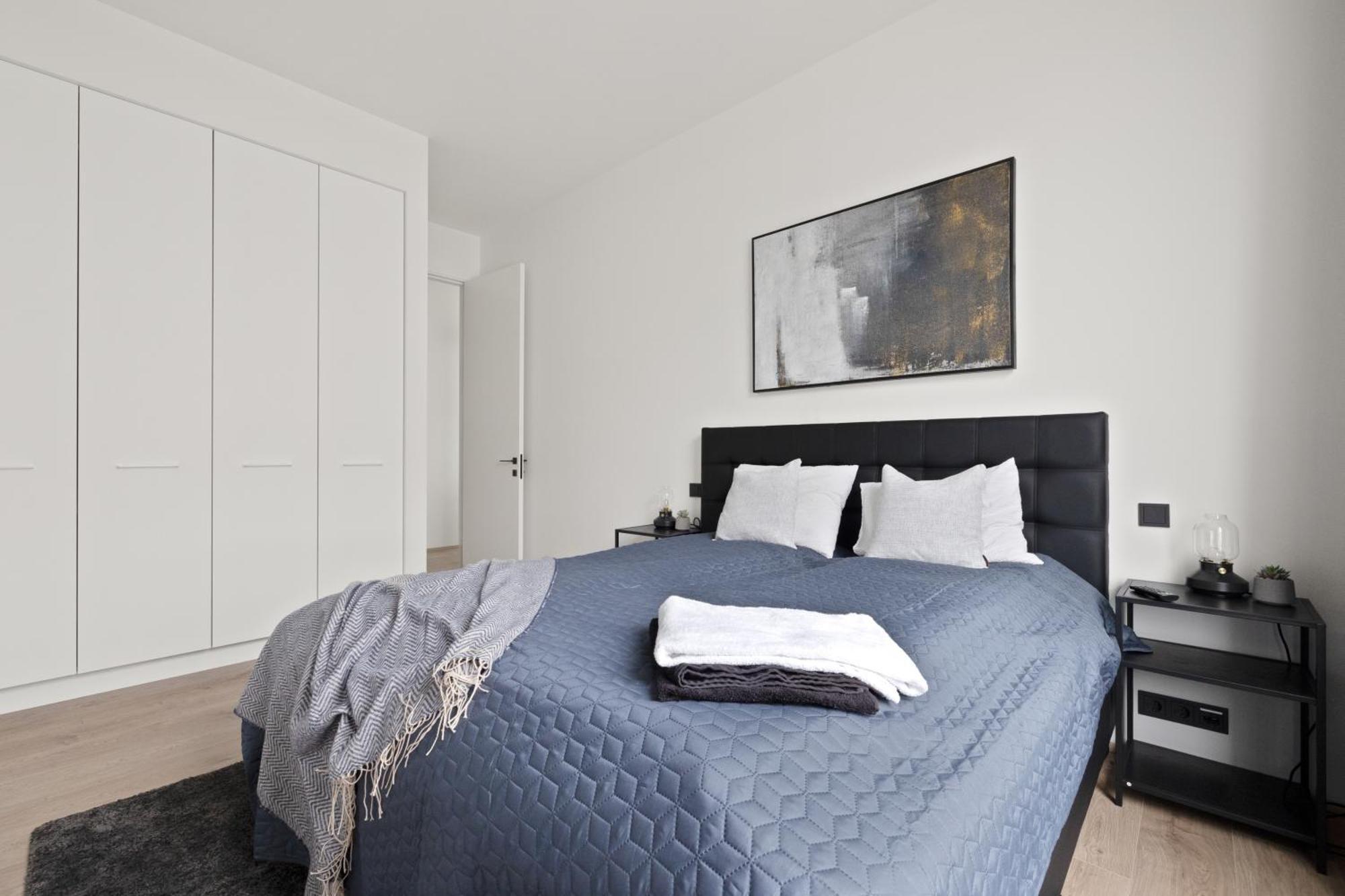 Vibrant Hafnatorg I Spacious With Expansive Garage Apartment Reykjavik