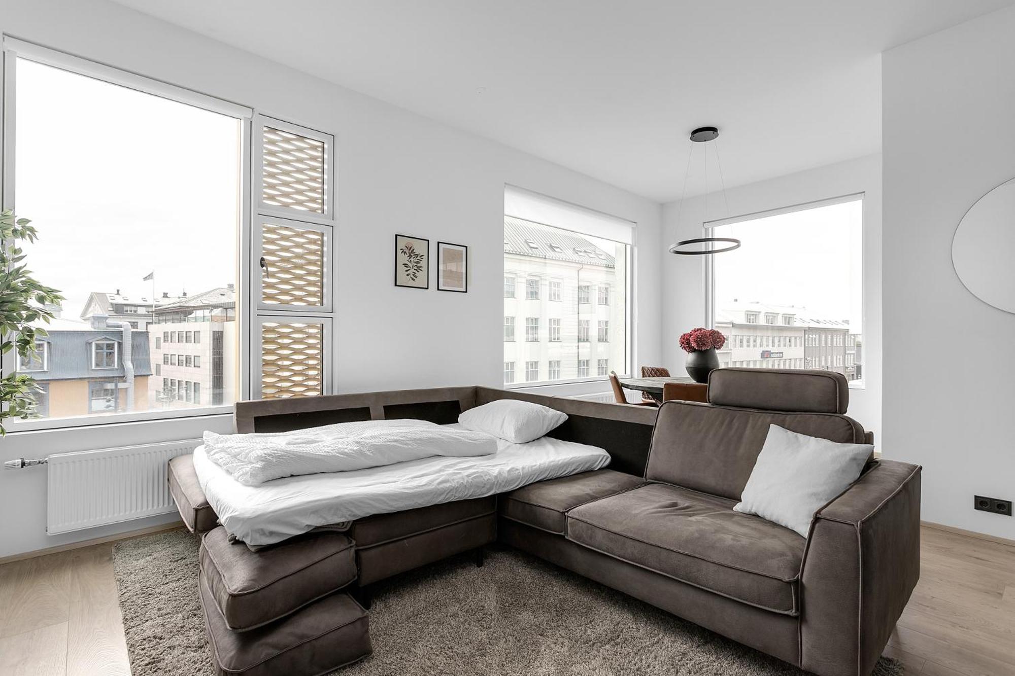 Vibrant Hafnatorg I Spacious With Expansive Garage * Reykjavik