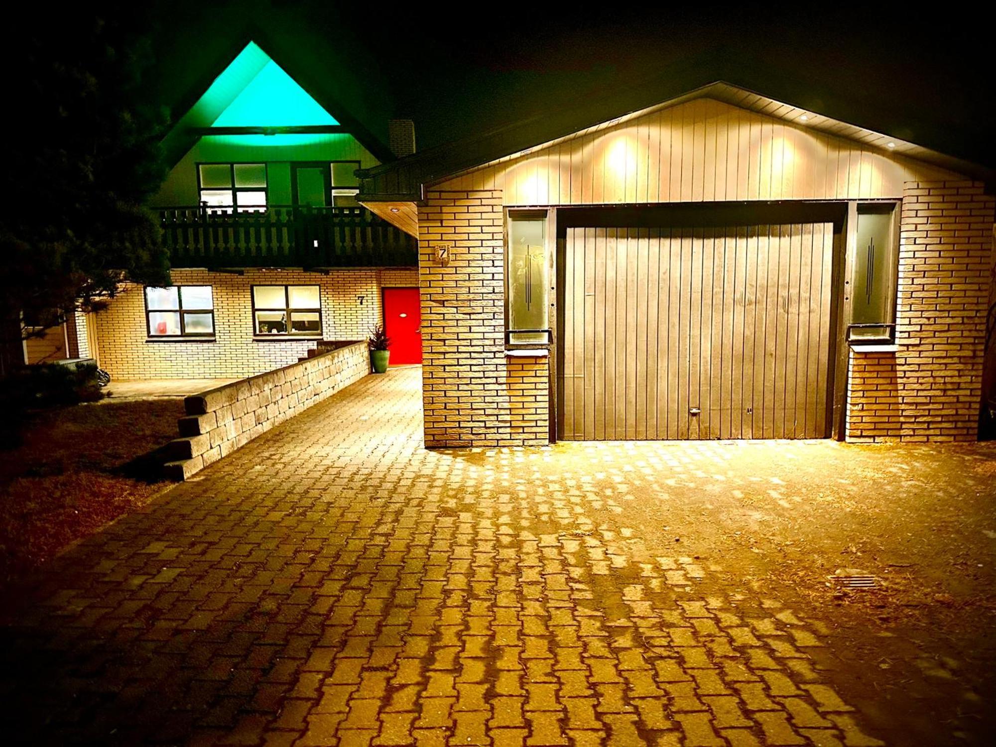 Luxurious House With Hot & Cold Tub Reykjavík