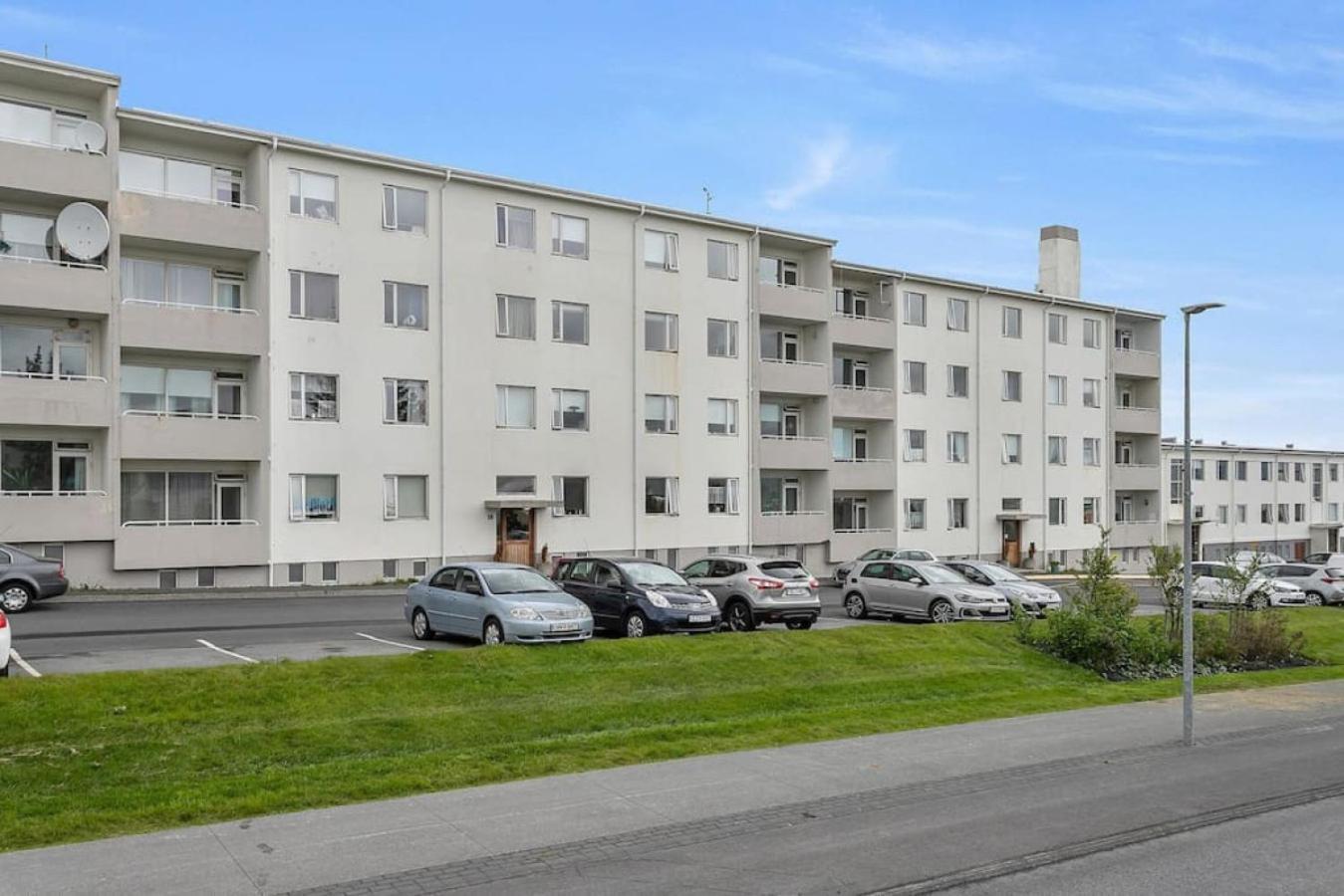 Icelands Biggest Mall At 8 Minute Walk - Free Parking